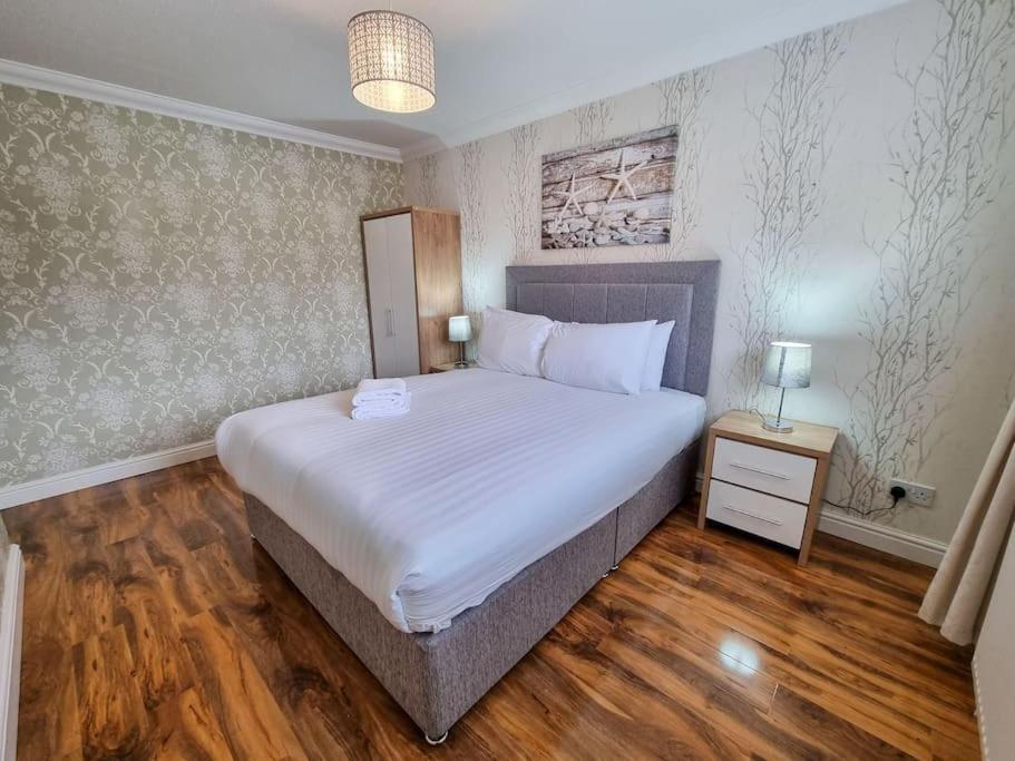 Stunning Family Home Close To The City Centre Манчестер Экстерьер фото