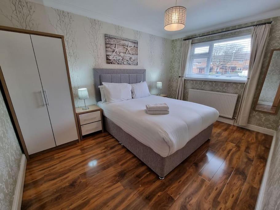 Stunning Family Home Close To The City Centre Манчестер Экстерьер фото