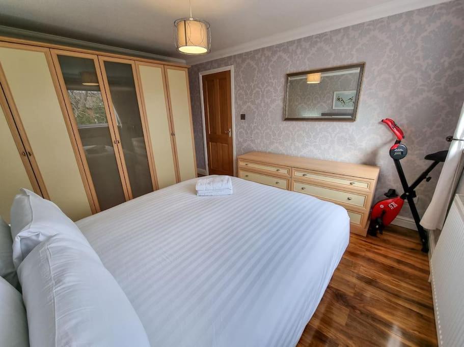Stunning Family Home Close To The City Centre Манчестер Экстерьер фото