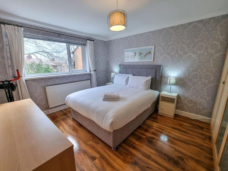 Stunning Family Home Close To The City Centre Манчестер Экстерьер фото